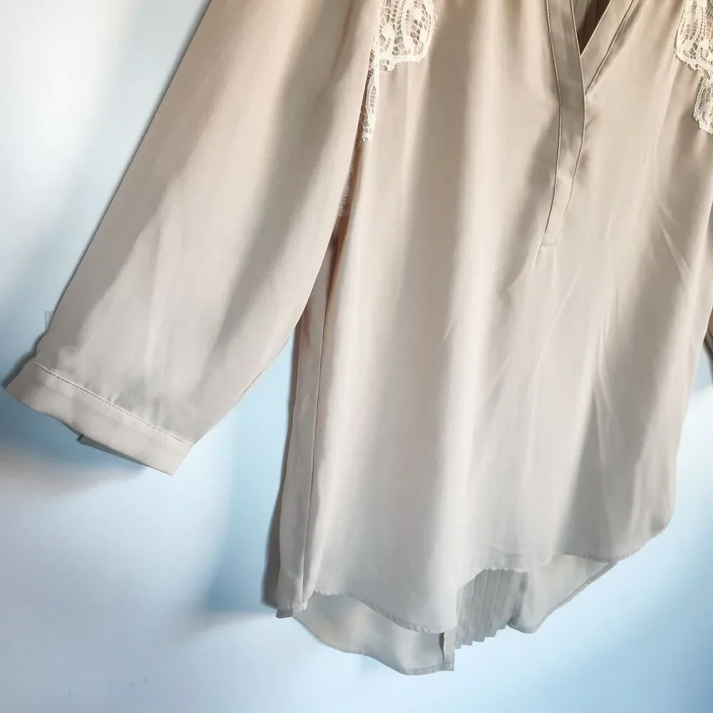 New Chicos Top Size 1 (8) Charming Pleats Stella Khaki Lace Trim Boho Office NWT